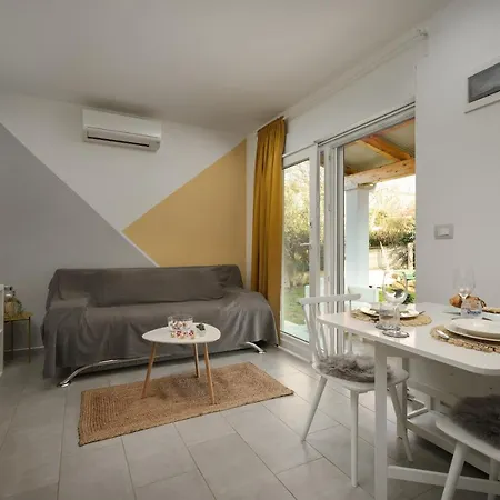 Apartments Elena Tia Medulin Exterior photo