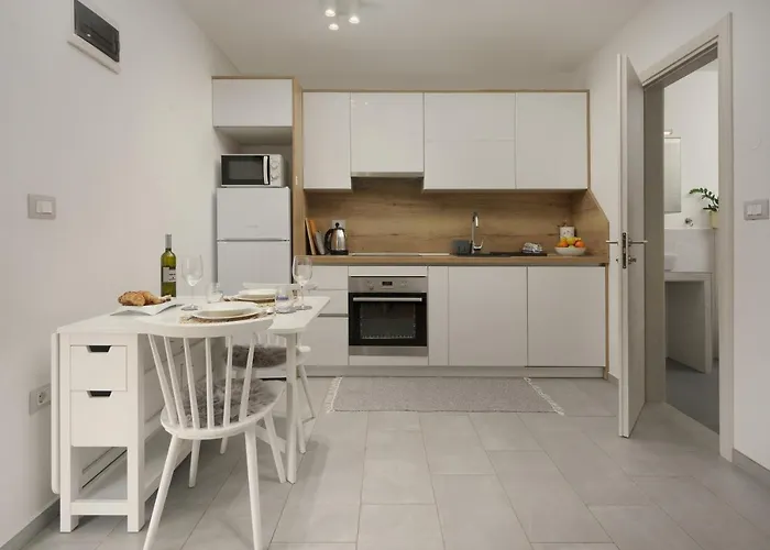Apartments Elena Tia