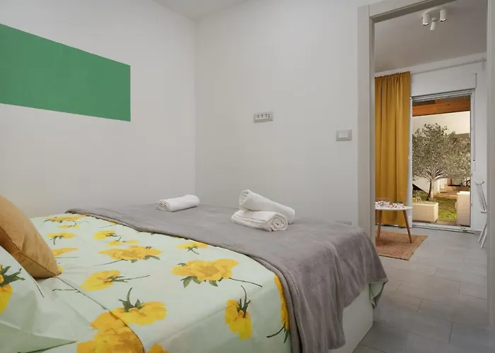 Apartments Elena Tia