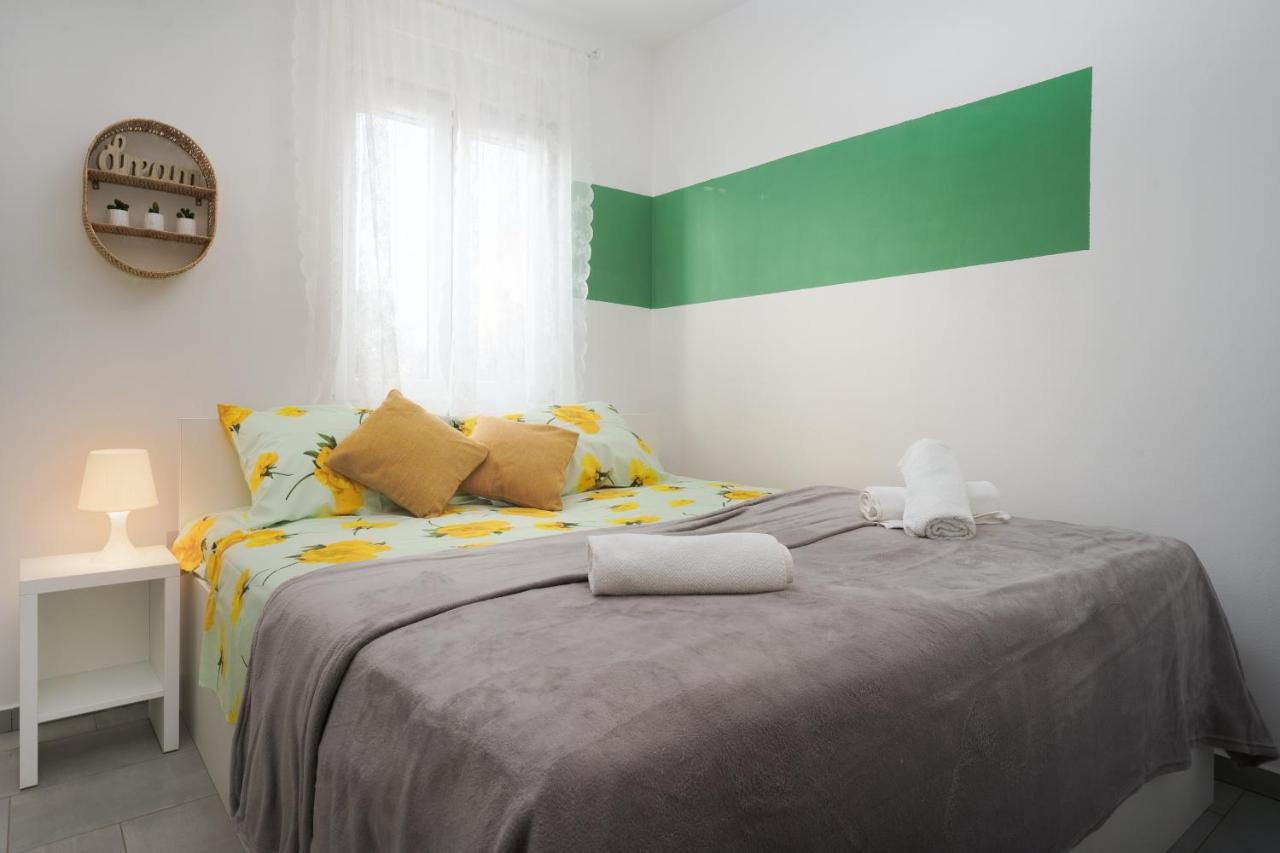 Apartment Elena Tia *