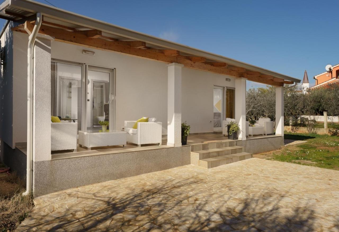 Elena Tia Apartment