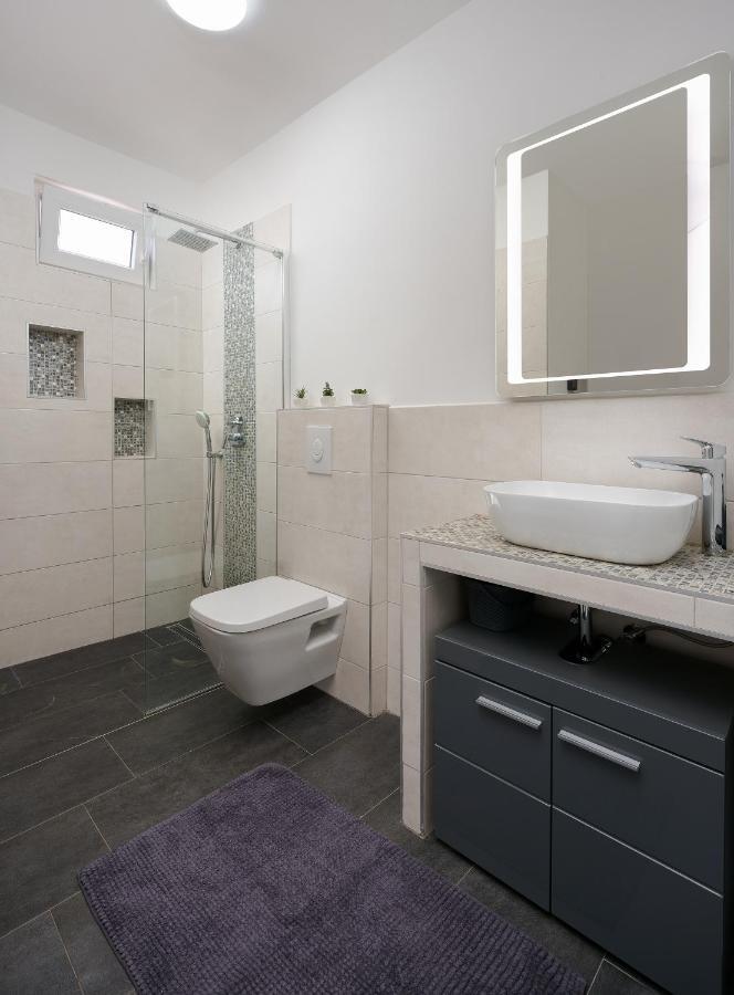 Apartment Elena Tia